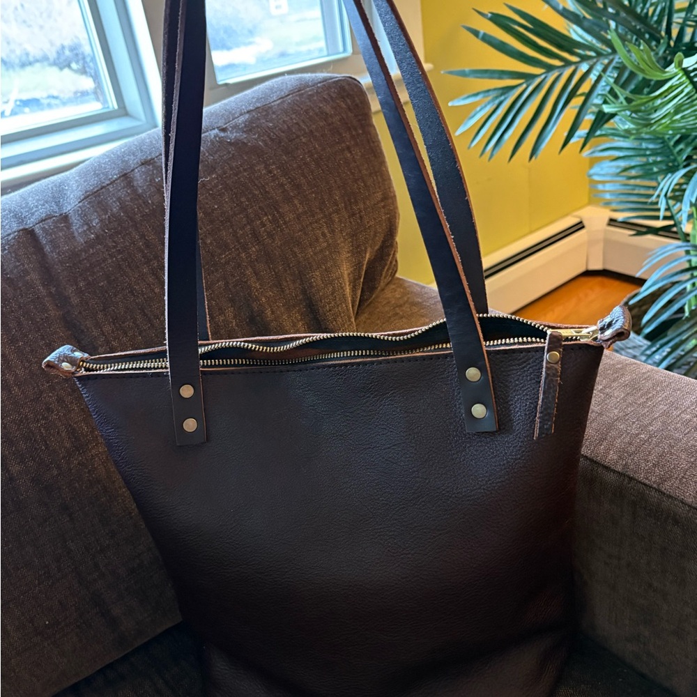 Portland Leather Medium Tote Dark Brown Full Grain Leather Shoulder Bag Zipper - Picture 4 of 8